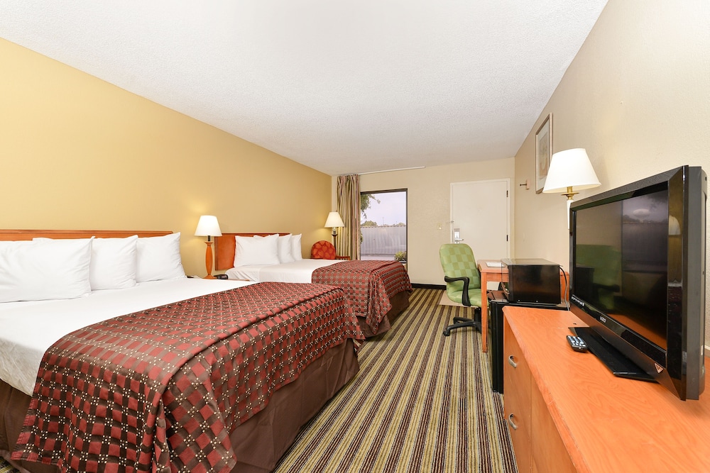 Room, 2 Double Beds, Refrigerator & Microwave