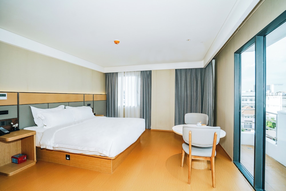 Luxury Suite, Balcony, City View photo 3