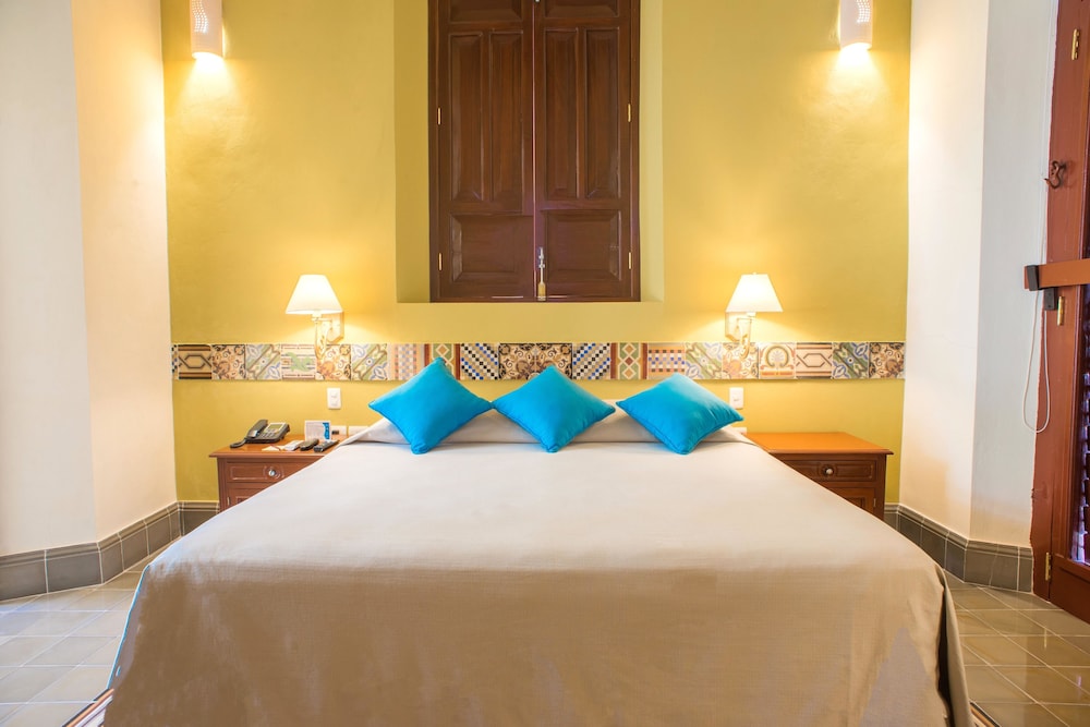 Deluxe Villa, 1 King Bed, Pool Access, Poolside - Photo 21