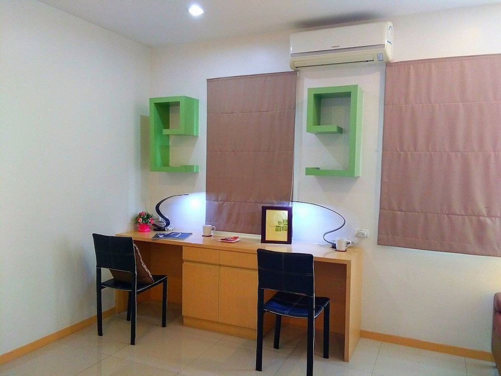 Deluxe Room - Photo 25