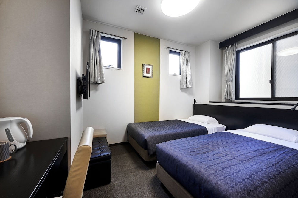 Standard Twin Room - Photo 13