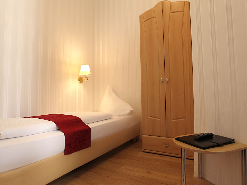 Classic Single Room