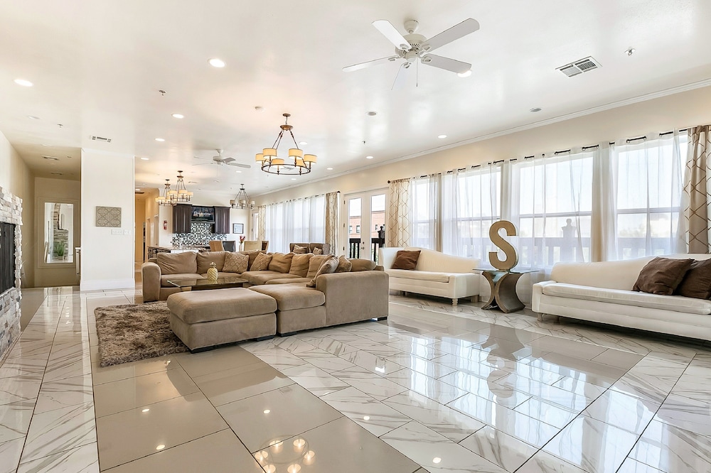 Premium Penthouse, 4 Bedrooms, Patio