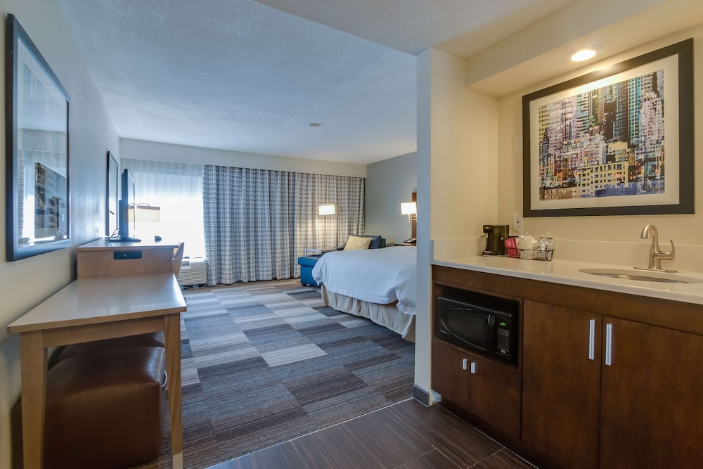 Room, 1 King Bed, Non Smoking - Photo 2