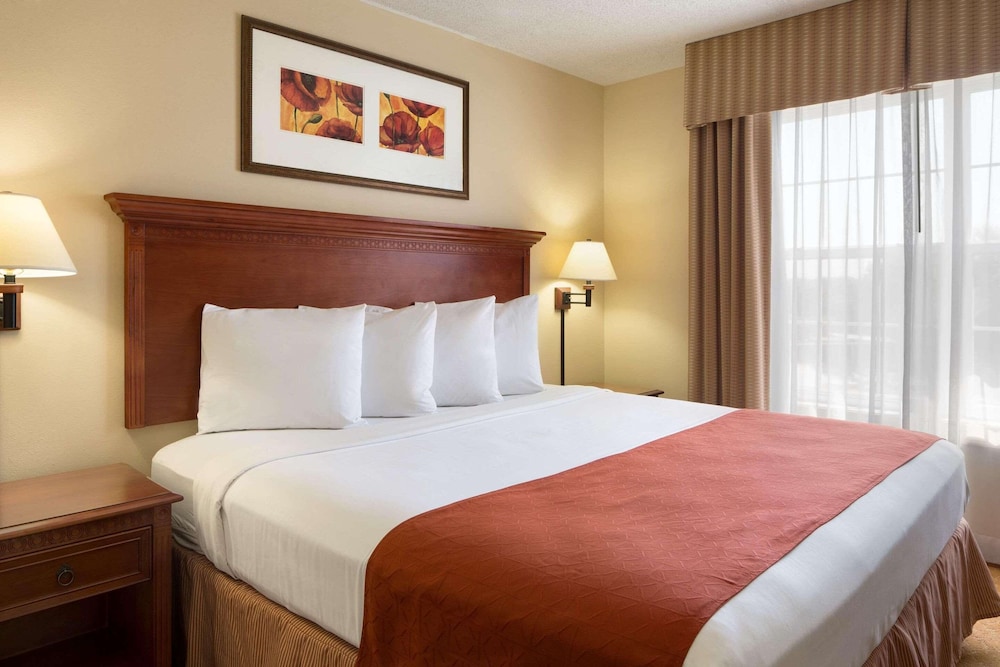 Premium Room, 1 King Bed, Non Smoking (Presidential) photo 1