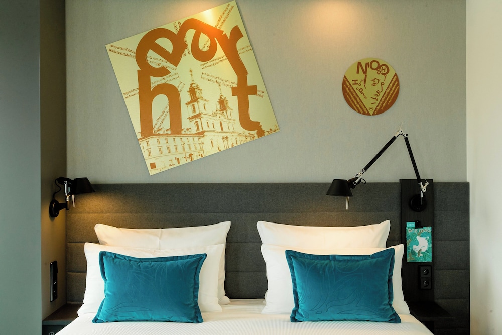 Room, 1 King Bed, City View (Comfortable) photo 1