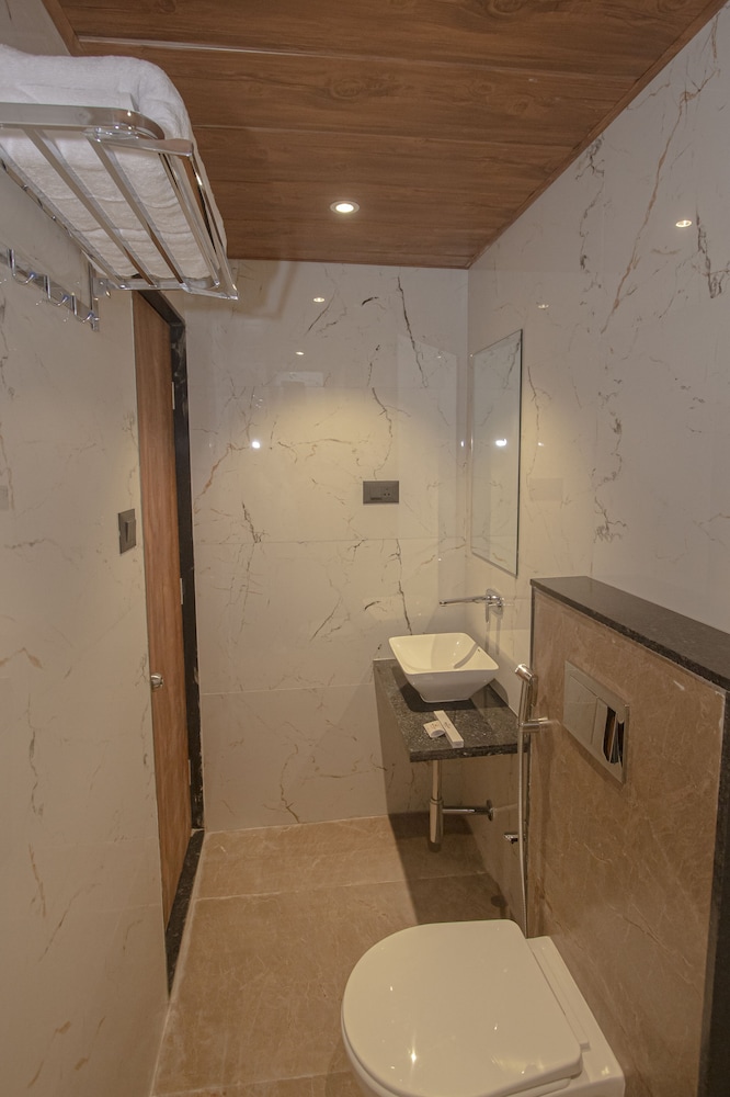 Executive Room - Photo 3