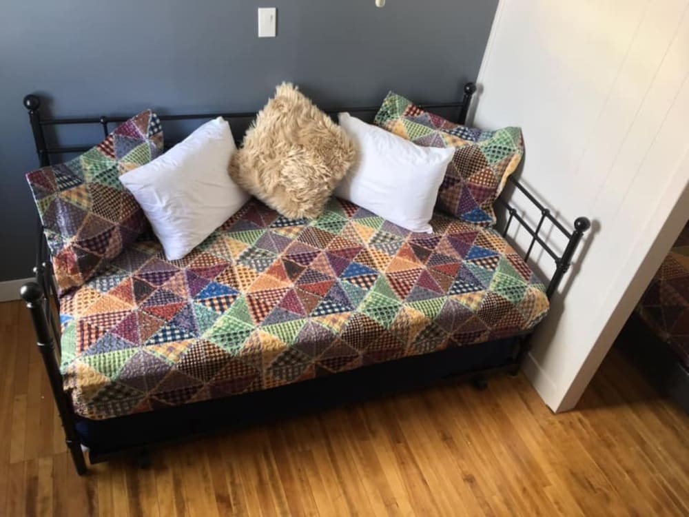 Family Quadruple Room, Multiple Beds, Non Smoking, Shared Bathroom photo 3