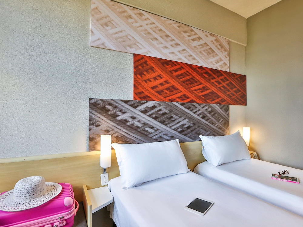 Standard Room, 2 Twin Beds - Photo 2
