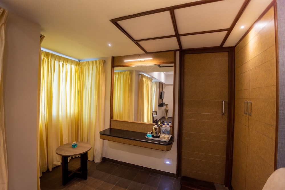Economy Suite, 1 Bedroom, Private Bathroom photo 3