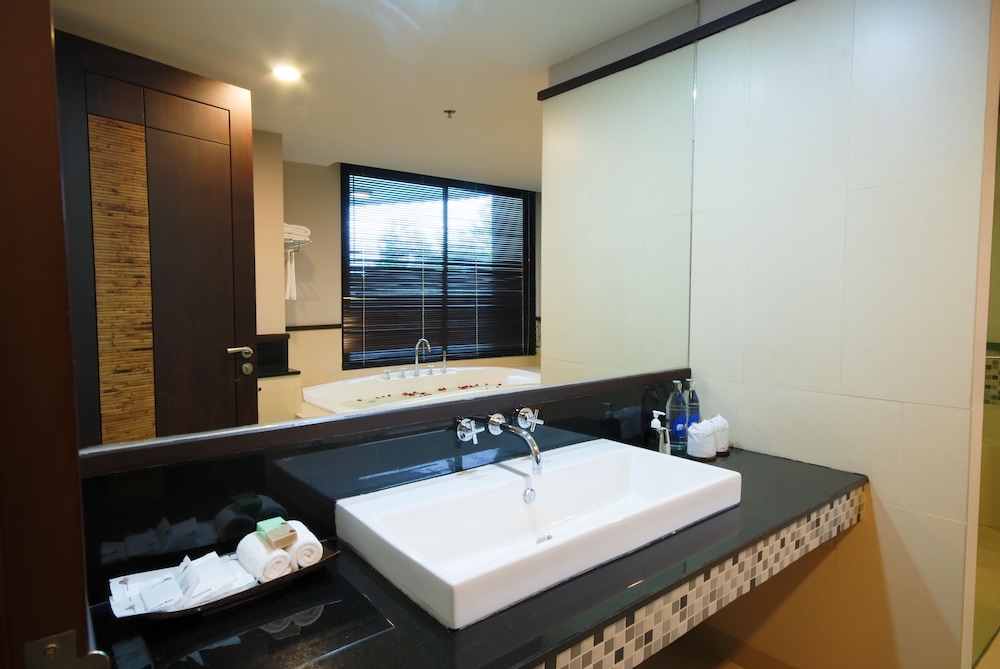 Suite at Pool - Photo 8