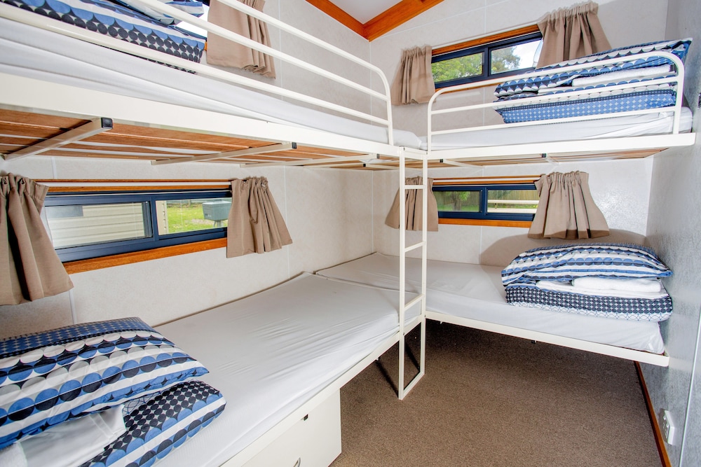 Family Cabin, 2 Bedrooms photo 2