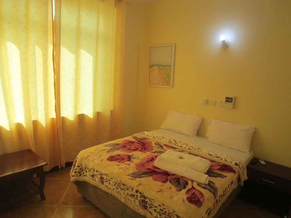 Standard Single Room, 1 Queen Bed