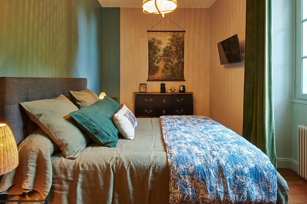 Deluxe Room - Photo 6