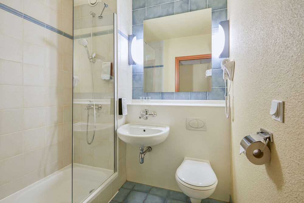 Standard Room, 2 Twin Beds - Photo 4