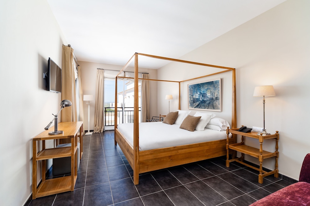 Grand Suite (Single Use) - Photo 3