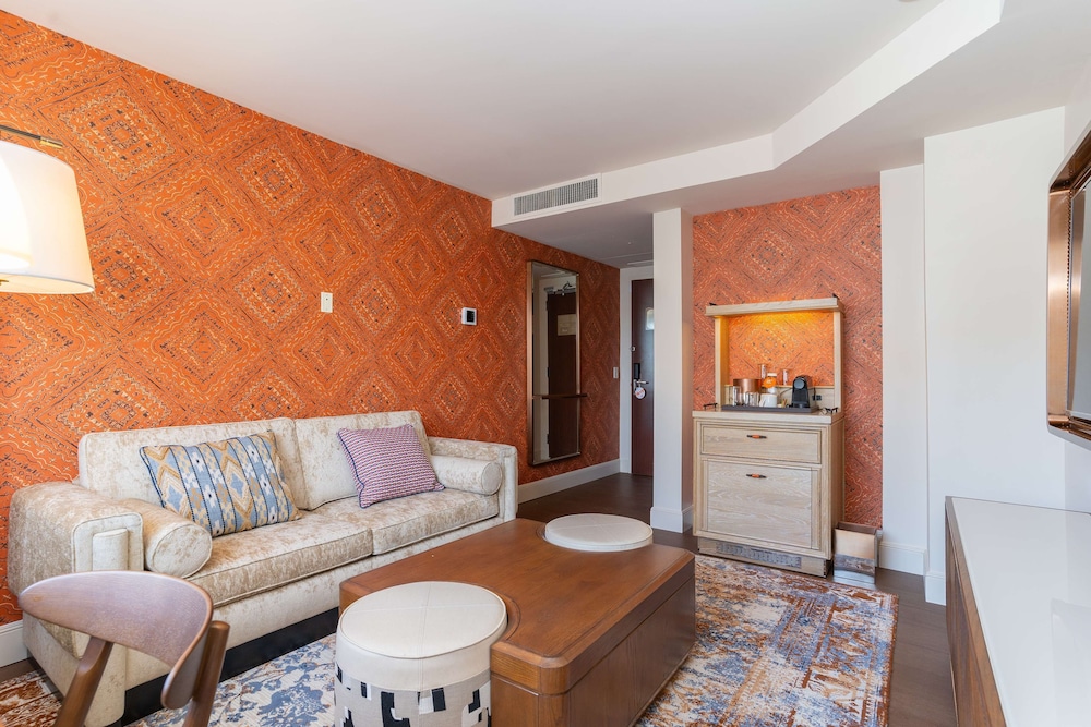 Deluxe Suite, 1 Bedroom - Photo 6
