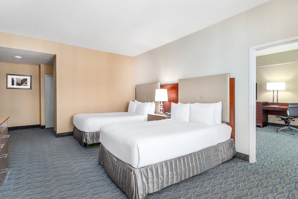 Junior Suite, Multiple Beds - Photo 4