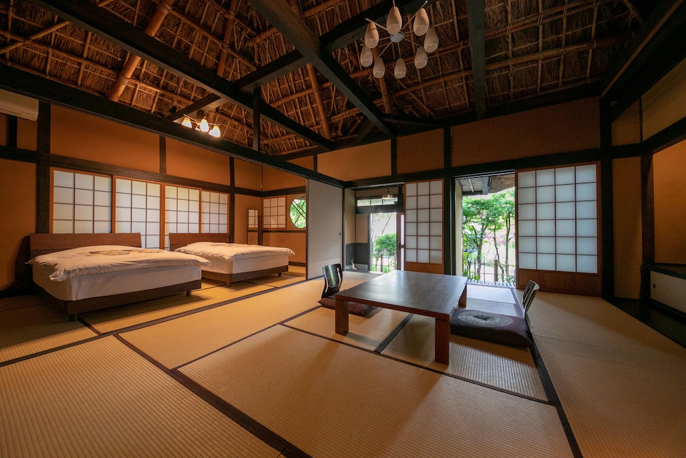 Traditional House (Hoteinoma)