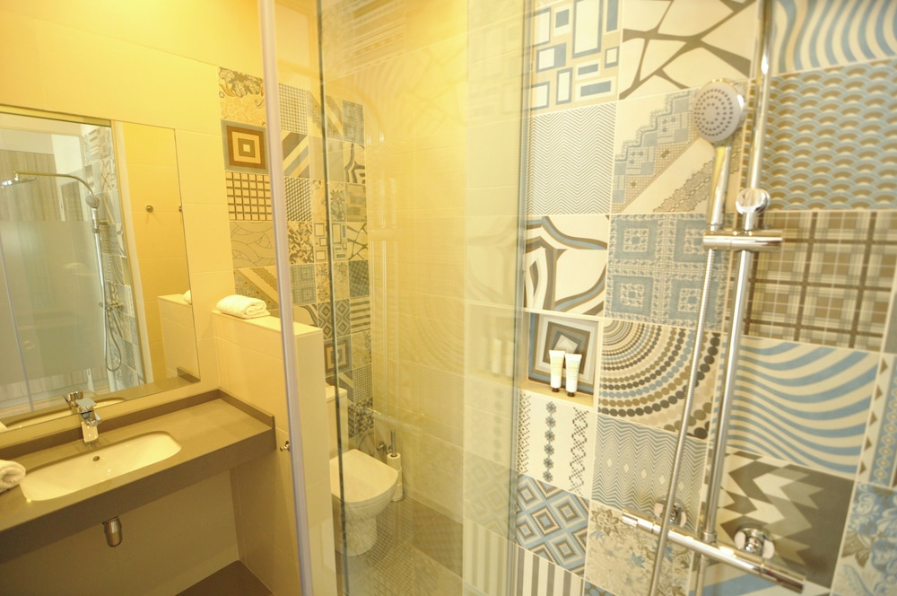 Standard Triple Room, Multiple Beds, City View photo 3