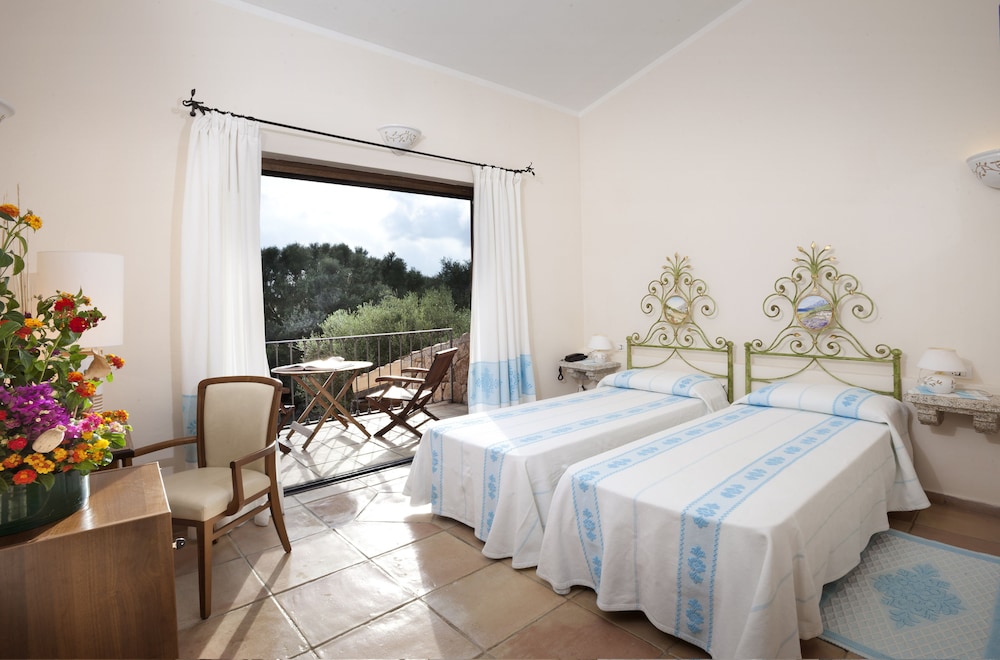 Standard Double or Twin Room - Photo 6