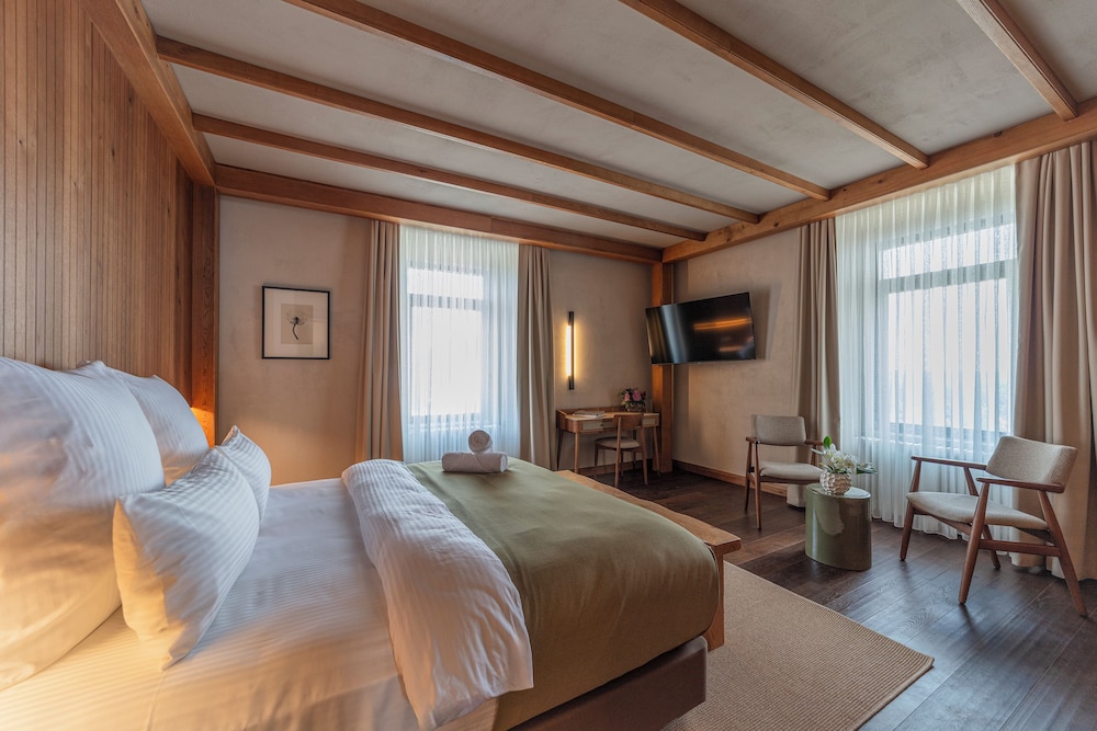 Deluxe Double or Twin Room, Mountain View