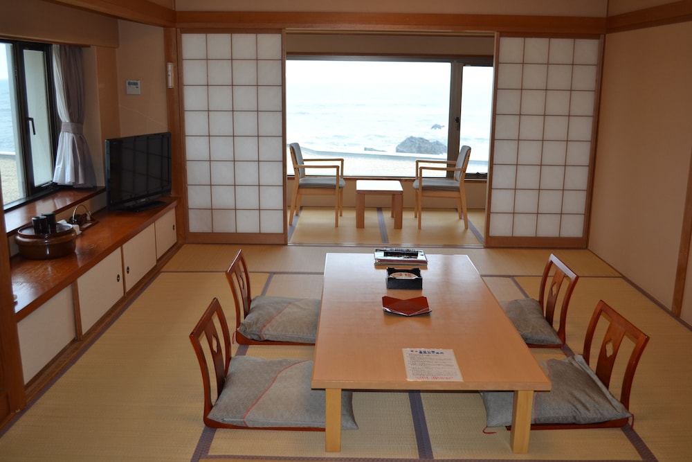 Japanese Style, Family Corner Room B With Wooden Bathtub, For 5 Guests photo 1