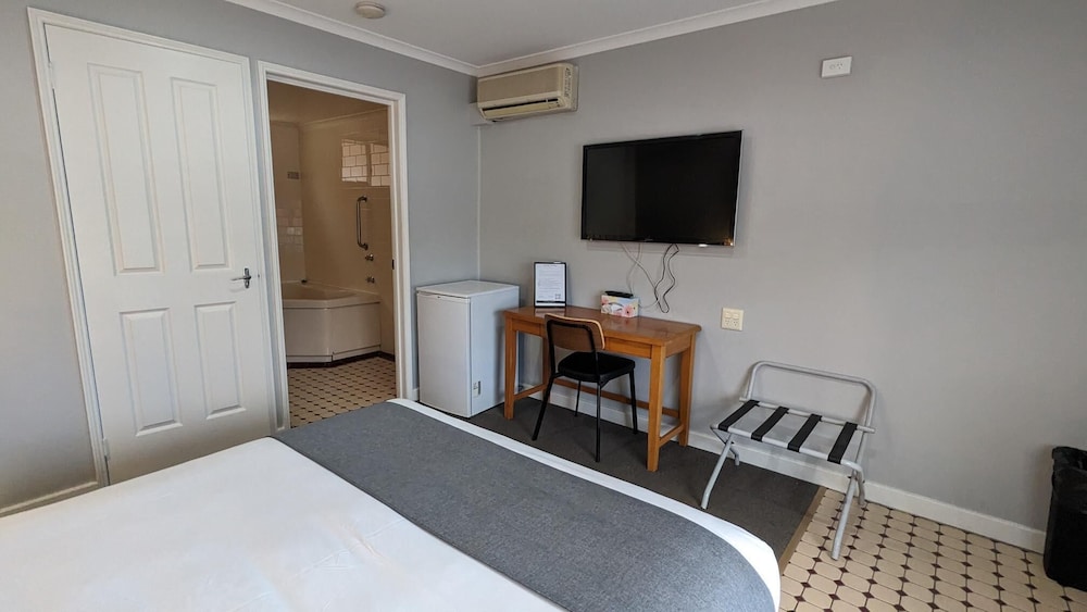 Disabled Accessible Room photo 3