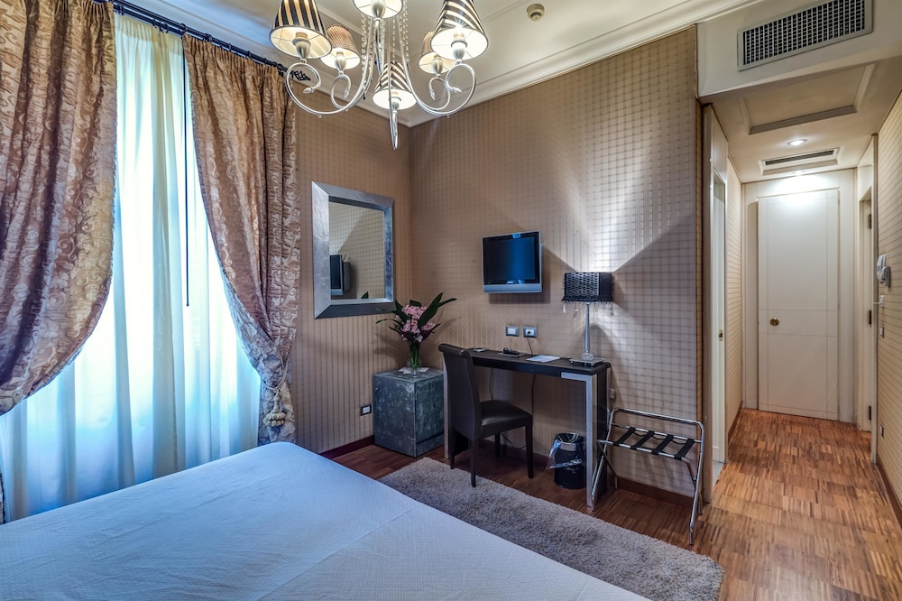 Deluxe Double or Twin Room