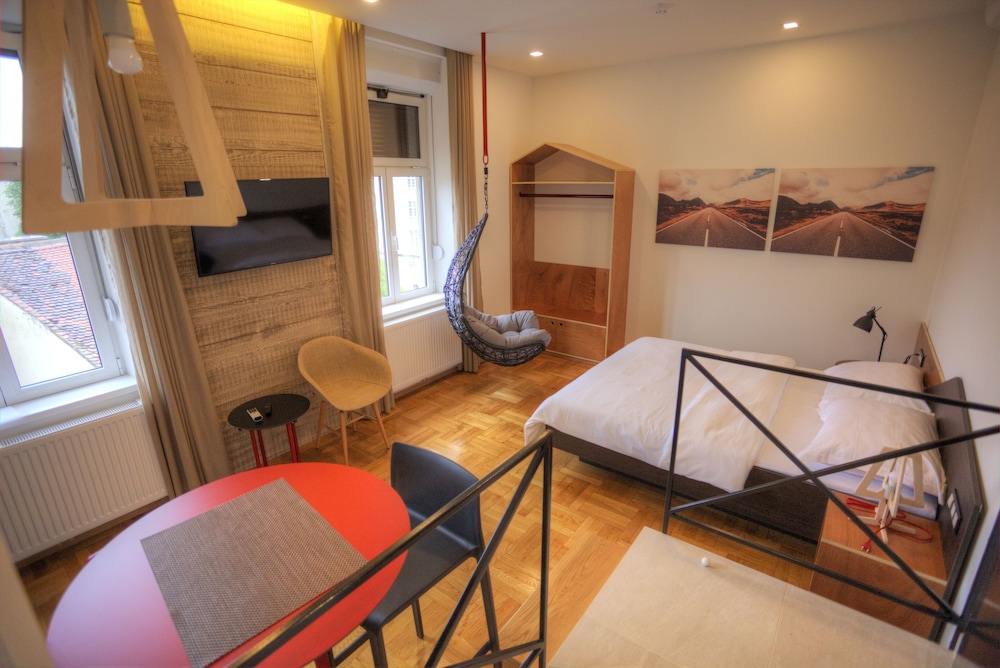 City Studio Suite