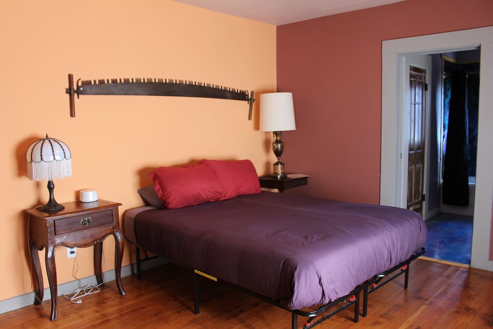Classic Room, 1 Queen Bed, Private Bathroom photo 1