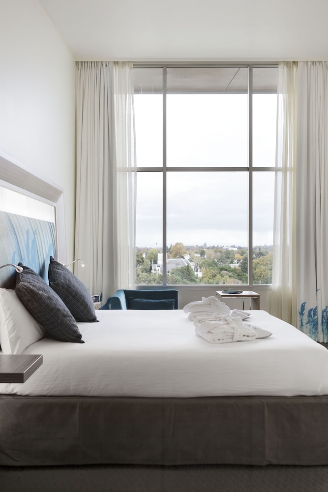 Suite, 1 King Bed - Photo 1