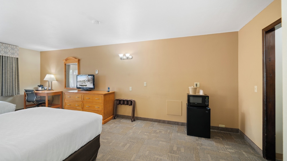 Room, 2 Queen Beds, Accessible, Non Smoking (Accessible Tub) - Photo 2