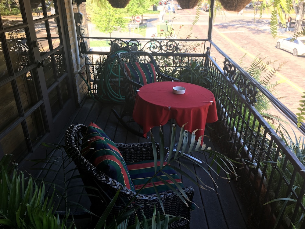 Parkside Balcony, 1 Queen Bed photo 2