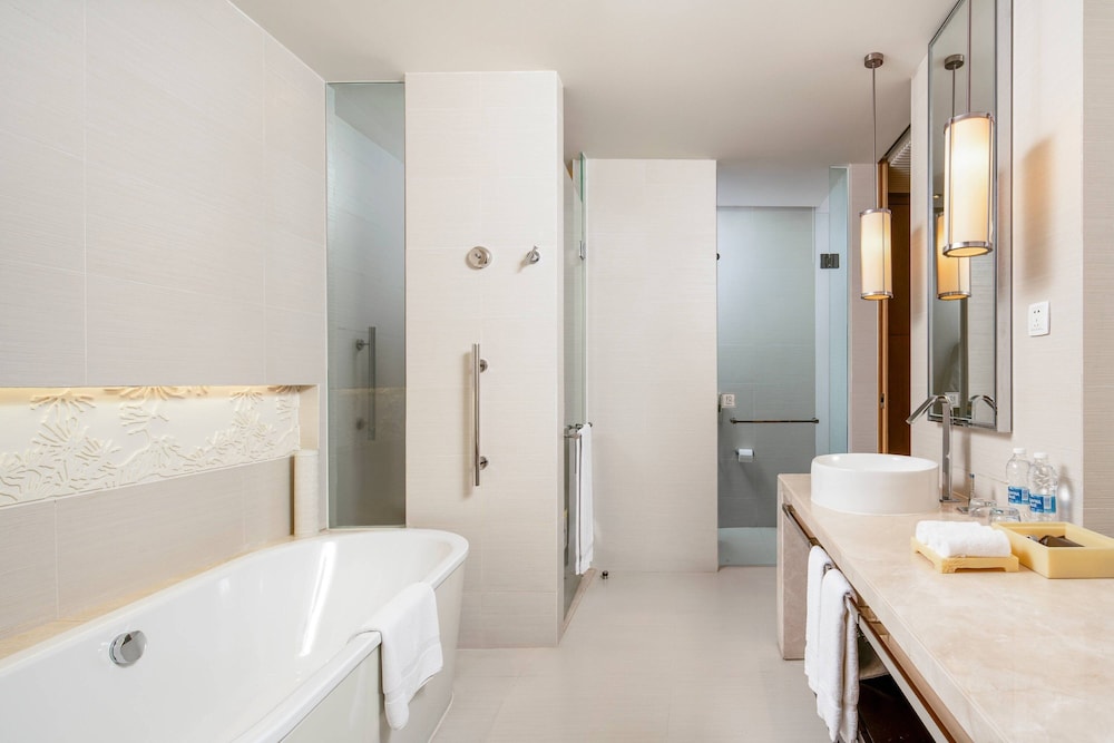 Deluxe Room, 2 Double Beds, Balcony - Photo 6