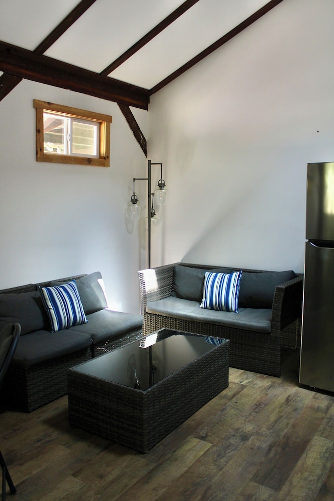 Economy Suite photo 2