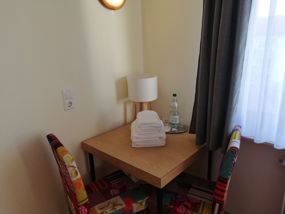 Economy Double Room, Private Bathroom photo 3