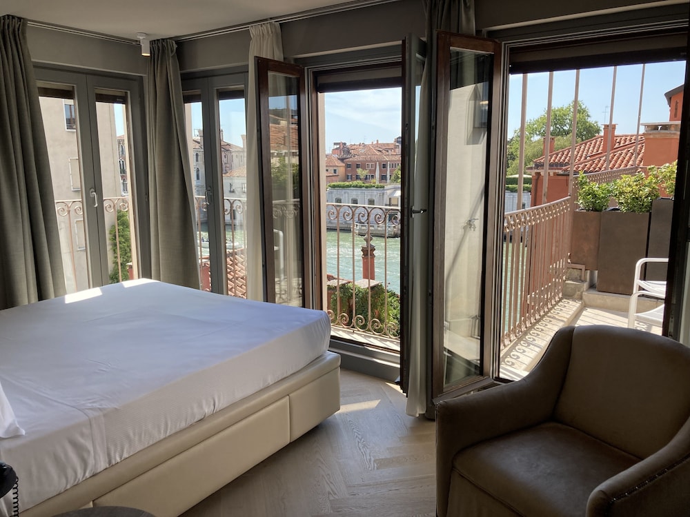Double Room Grand Canal View photo 1