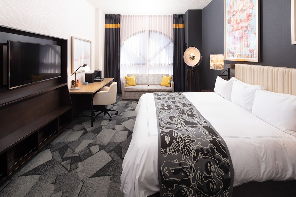 Premier King High Floor - Photo 1