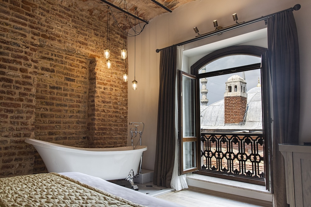 Junior Suite with Bathtub photo 1
