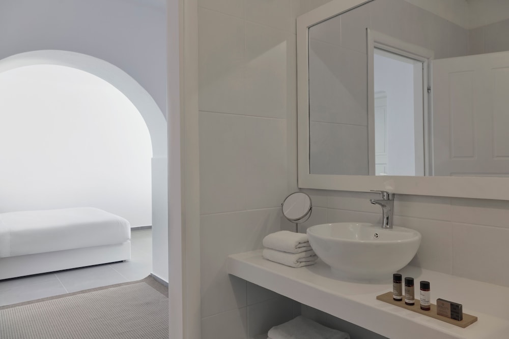 Superior Room, Sea View - Photo 16