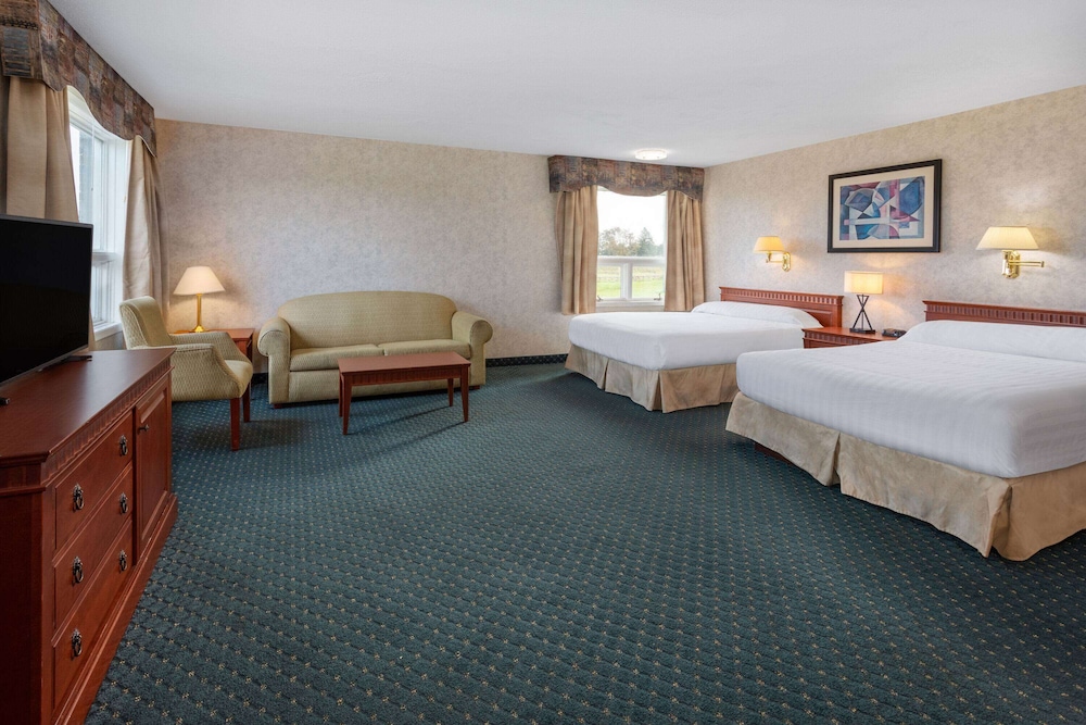 Superior Room, 2 Queen Beds, Non Smoking - Photo 2