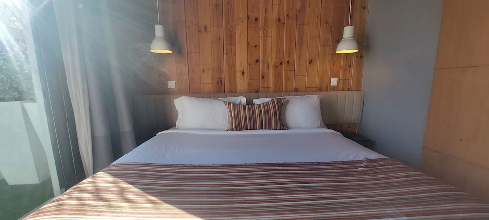 Executive Suite - Photo 1