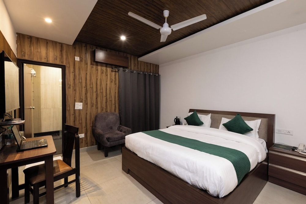 Deluxe Room - Photo 4