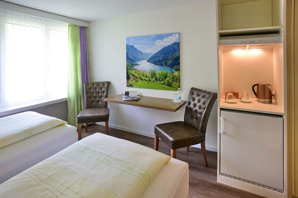 Room, 2 Twin Beds, Mountainside