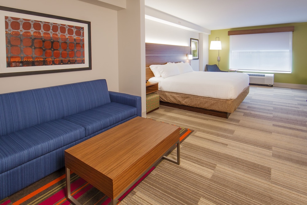 Suite, 2 Queen Beds, Accessible (Accessible Tub) photo 3