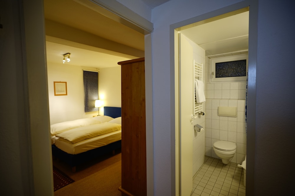 Basic Double Room photo 2