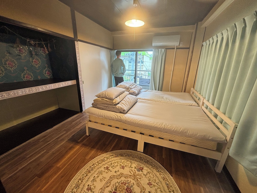 Basic Twin Room photo 3