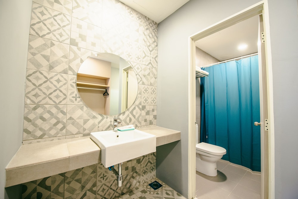 Deluxe Room - Photo 12