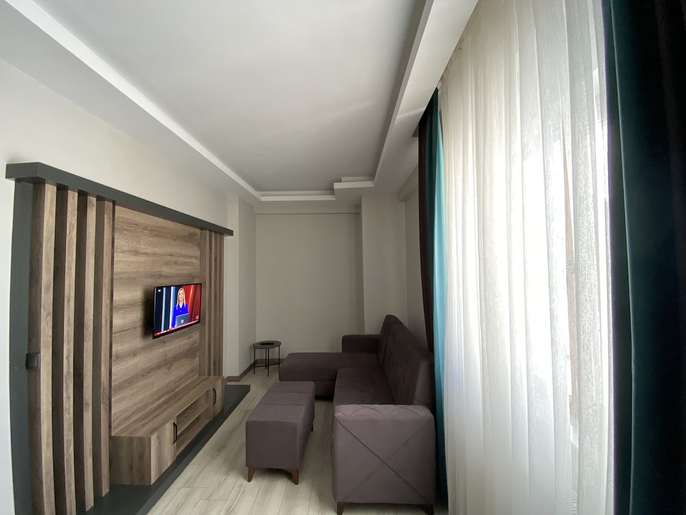 Junior Triple Room, Non Smoking photo 3